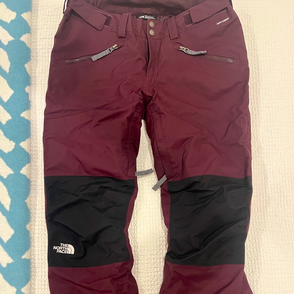 Women’s The North Face Freedom Pants Burgundy Black  Kneepatches
